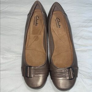 Clarks Women Bronze Artisan Candra Gleam Flats